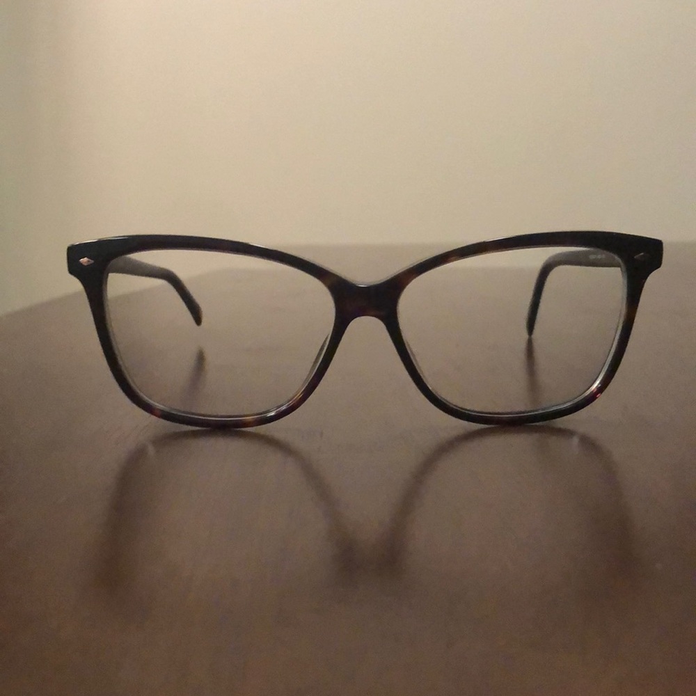 Fossil eyeglasses.